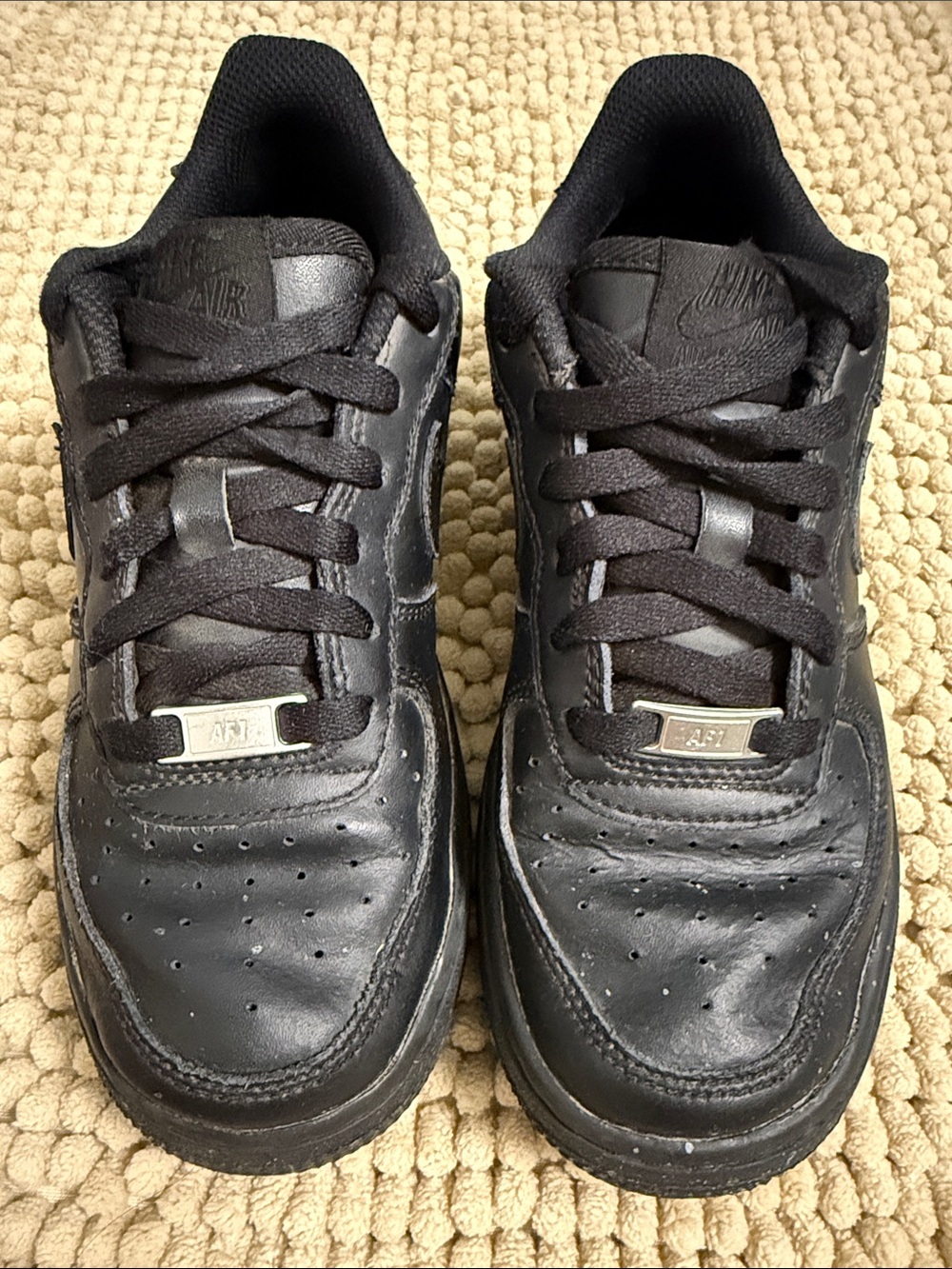 Nike Airforce1 Black Low-Top Leather Sneakers